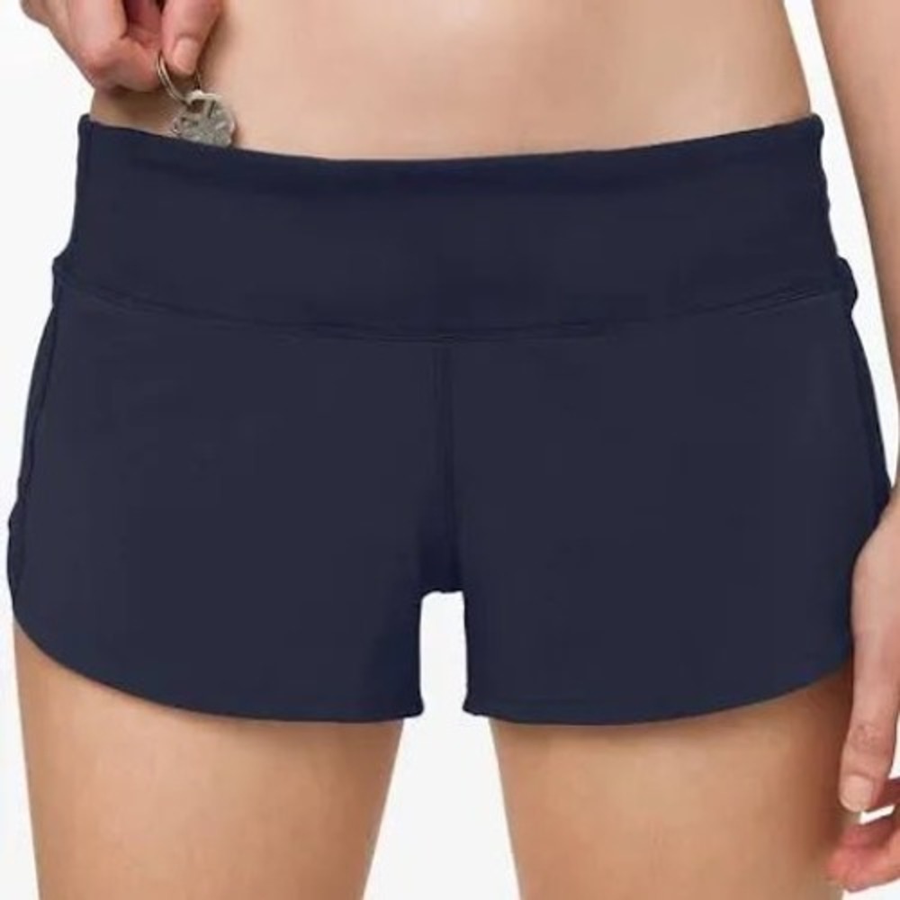 Lululemon Speed Up Low-Rise Lined Shorts 2.5 True Navy Blue Size 6 LW7BEXS